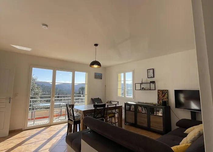 Holiday home Maison Charmante Pres Du Lac, Parking Prive, Animaux Admis - Fr-1-822-12 *