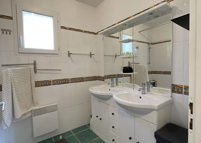 Maison Charmante Pres Du Lac, Parking Prive, Animaux Admis - Fr-1-822-12 Holiday home Esparron-de-Verdon